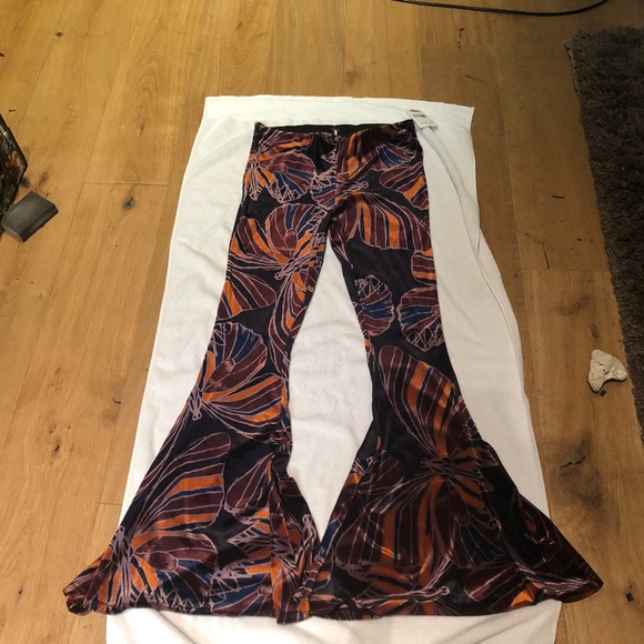 Free People Pants - Free People Float Away Printed Velvet Pants
